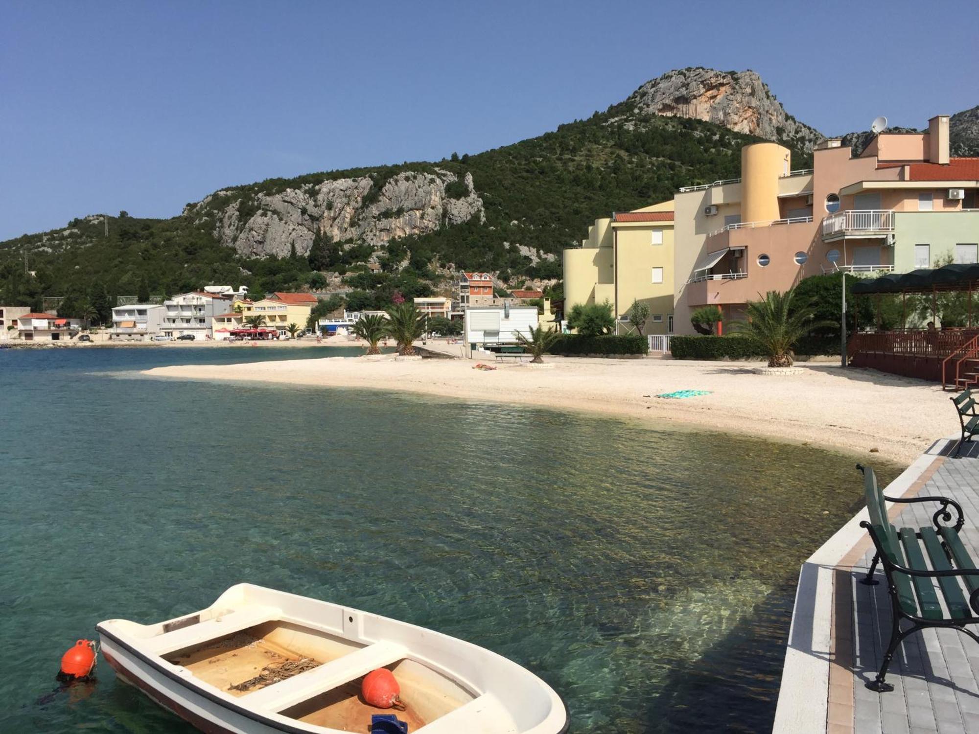 Apartments Ljiljana Клек Екстериор снимка